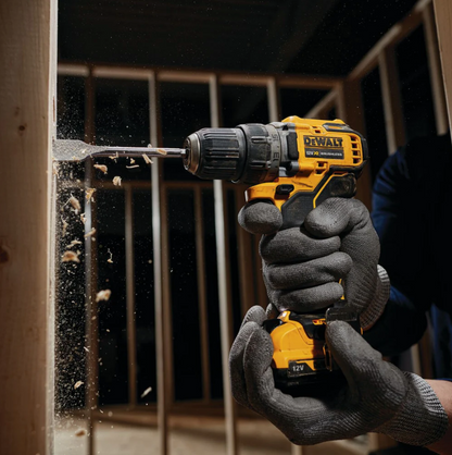 COMBO DEWALT - TALADRO INALÁMBRICO + AMOLADORA DE ALTO IMPACTO + 2 BATERIAS